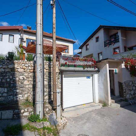 Modern Studio Apartment In The Old Town Сараево Екстериор снимка