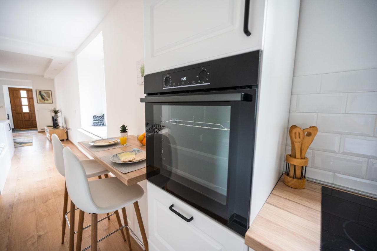 Modern Studio Apartment In The Old Town Сараево Екстериор снимка