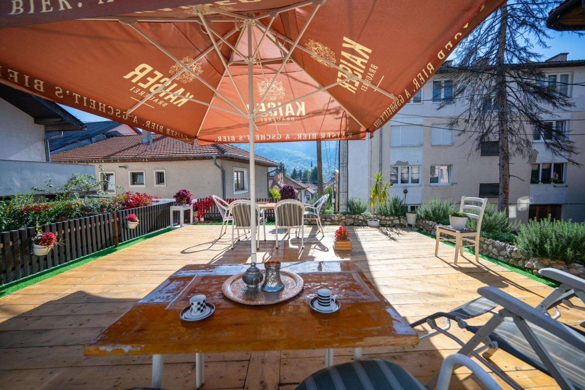 Modern Studio Apartment In The Old Town Сараево Екстериор снимка