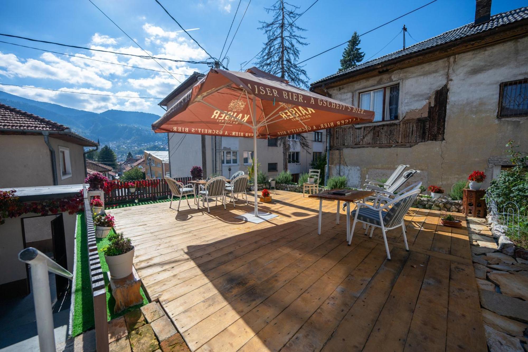 Modern Studio Apartment In The Old Town Сараево Екстериор снимка